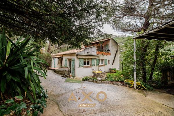 SUPER GÉMENOS  MAISON PROVENÇALE  ENVIRONNEMENT CALME  VUE COLLINES  PISCINE  TERRAIN 2 544 m²  APPARTEMENT INDÉPENDANT