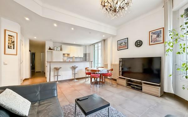 Appartement à vendre    3 pièces • 71,12 m2 Nice