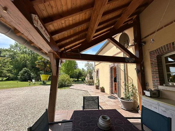 INCROYABLE PROPRIETE, avec ETANG bordée par rivière sur plus de 4,5 Hectares