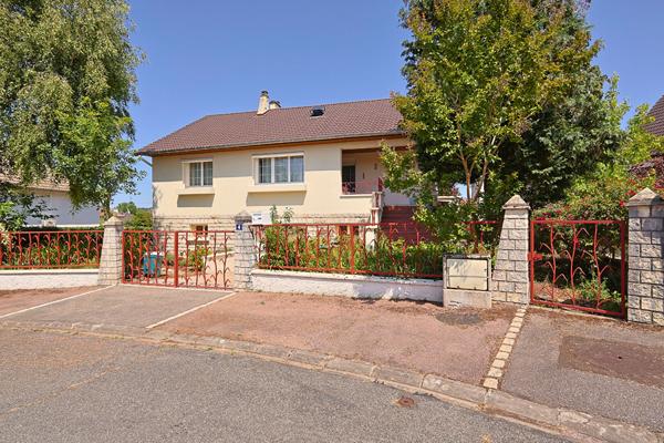 Maison Nevers, proche lycées, climatisation réversible, sous-sol, 3 chambres, 2H30 de Paris