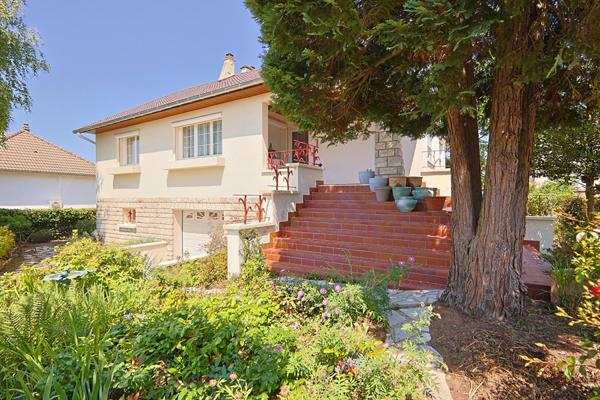 Maison Nevers, proche lycées, climatisation réversible, sous-sol, 3 chambres, 2H30 de Paris