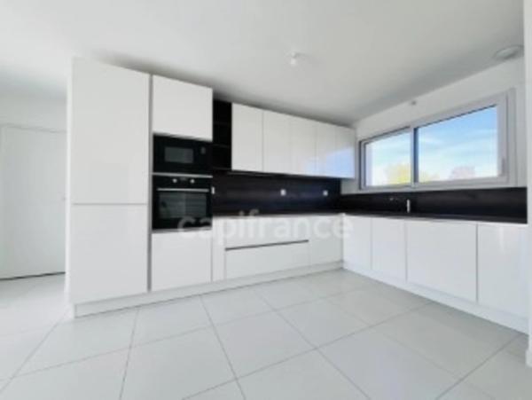 PLAIN PIED NEUF AVEC 3 CHAMBRES GARAGE ET JARDIN CLÉ EN MAIN