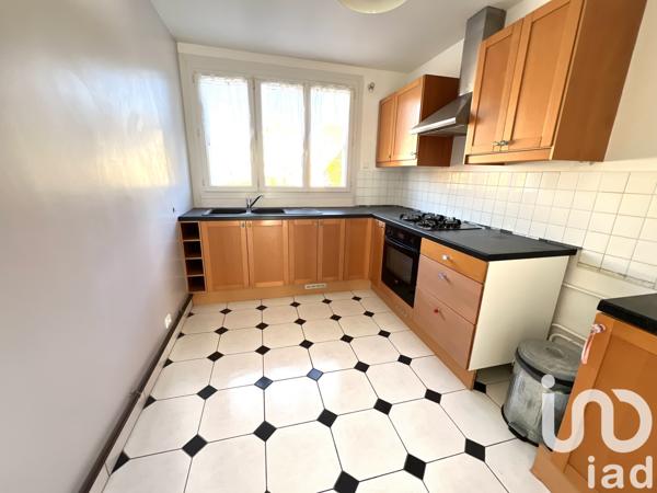 Location appartement 3 pièces 81 m² Corbeil-Essonnes