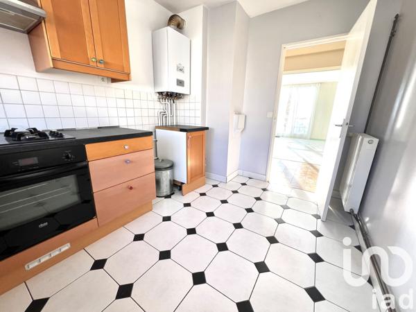 Location appartement 3 pièces 81 m² Corbeil-Essonnes
