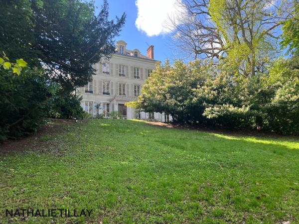 OLIVET bord du Loiret, maison de Maître à vendre 418 m² habitables , parc arboré et paysagé de 4337 M²