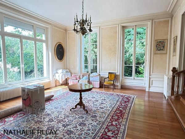 OLIVET bord du Loiret, maison de Maître à vendre 418 m² habitables , parc arboré et paysagé de 4337 M²