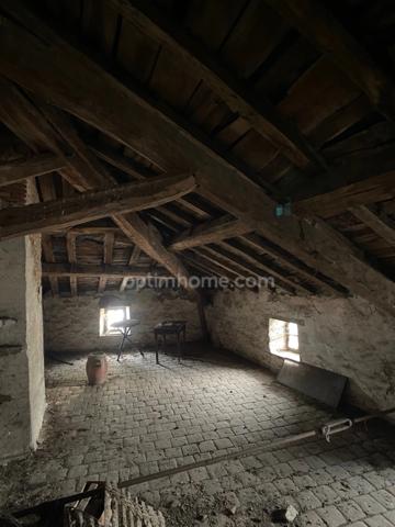 Grande maison en pierre de 227m2 centre bourg, 6 chambres.