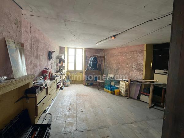 Grande maison en pierre de 227m2 centre bourg, 6 chambres.