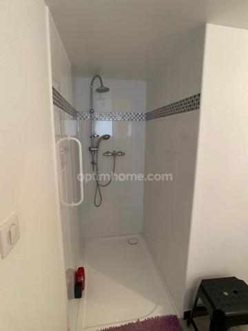 Grande maison en pierre de 227m2 centre bourg, 6 chambres.