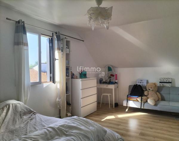 Maison rénovée avec jardin et garage