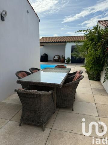 Maison 4 pièces de 137 m² à Périgny (17180)