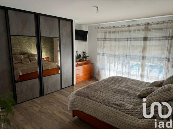 Maison 4 pièces de 137 m² à Périgny (17180)