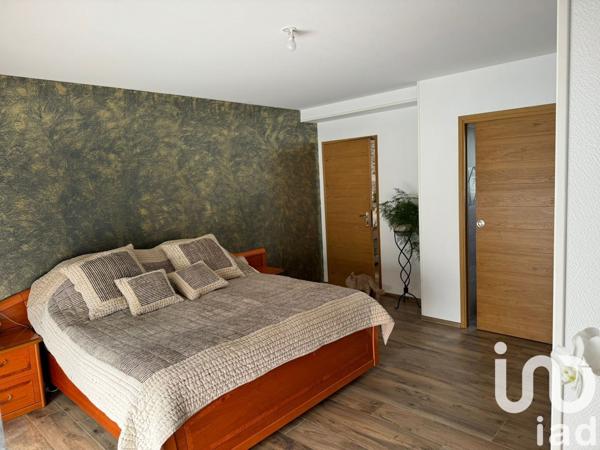 Maison 4 pièces de 137 m² à Périgny (17180)