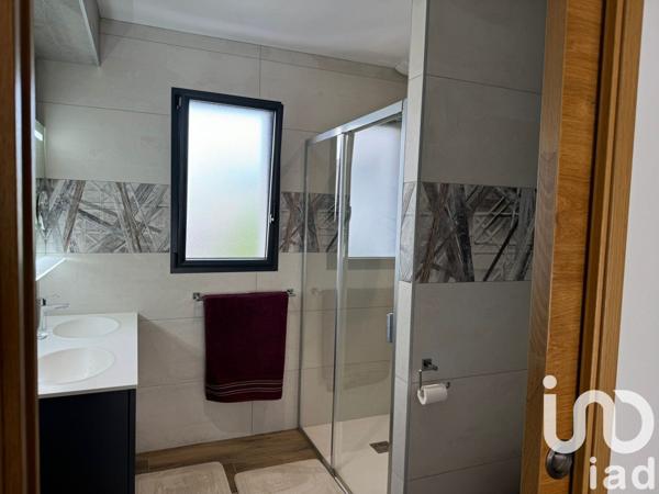 Maison 4 pièces de 137 m² à Périgny (17180)