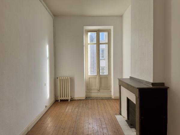 Grand appartement T4 – Belle copropriété de caractère