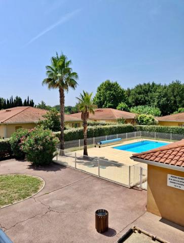 Appartement F3 de standing avec piscine