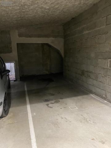 Garage - Parking à vendre à Angers dans le Maine-et-Loire (49100), ref : 49012-1961   
La Fayette