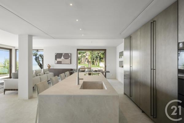 Maison à vendre  7 pièces - 222,61 m2 ROQUEBRUNE CAP MARTIN - 06