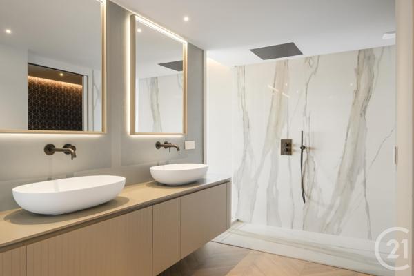 Maison à vendre  7 pièces - 222,61 m2 ROQUEBRUNE CAP MARTIN - 06