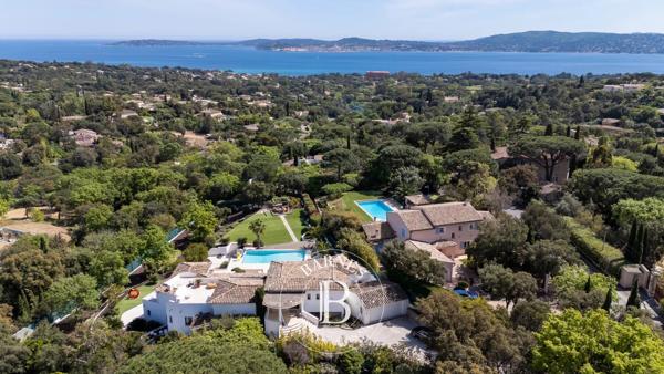Grimaud, Propriété 4 Chambres -  440 m² à vendre