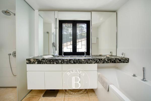 Grimaud, Propriété 4 Chambres -  440 m² à vendre