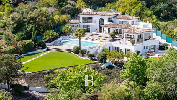 Grimaud, Propriété 4 Chambres -  440 m² à vendre