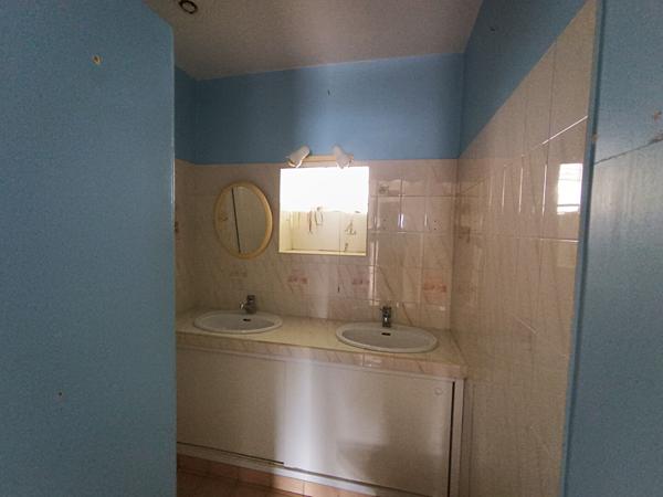 Maison Saint-Avé de 3 chambres à rénover secteur Berval à deux pas du bus et de Vannes