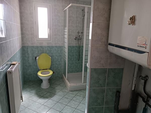 Maison Saint-Avé de 3 chambres à rénover secteur Berval à deux pas du bus et de Vannes