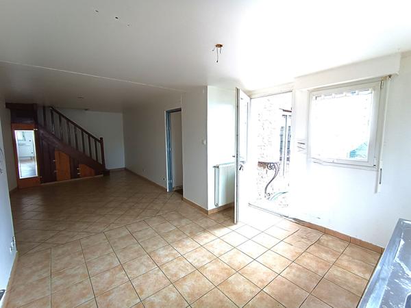 Maison Saint-Avé de 3 chambres à rénover secteur Berval à deux pas du bus et de Vannes