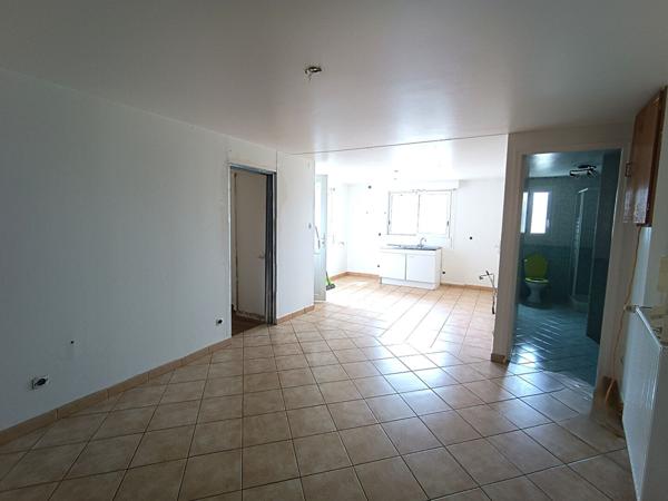 Maison Saint-Avé de 3 chambres à rénover secteur Berval à deux pas du bus et de Vannes