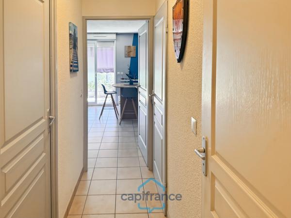 Dpt Landes (40), à vendre AIRE SUR L'ADOUR Appartement T2 de 47m² habitables + balcon de 10 m² et place de parking privative, au centre-ville et au calme