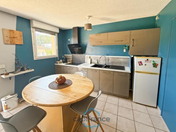 Dpt Landes (40), à vendre AIRE SUR L'ADOUR Appartement T2 de 47m² habitables + balcon de 10 m² et place de parking privative, au centre-ville et au calme