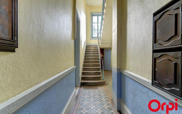 Appartement à vendre    2 pièces • 46 m2 Sathonay-Camp