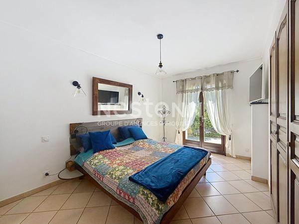 Maison Saint Maximin La Sainte Baume 5 pièces 160 m2 avec piscine, dépendance et nombreuses annexes