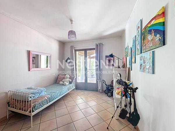 Maison Saint Maximin La Sainte Baume 5 pièces 160 m2 avec piscine, dépendance et nombreuses annexes