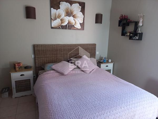 A VENDRE 83670 BARJOLS MAISON DE CAMPAGNE TYPE 6 DE 240M2 SUR 3932 M2 DE TERRAIN PISCINE DEUX APPARTEMENTS