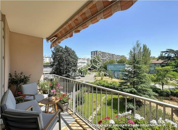 Grand T2/T3 d’environ 76 m² avec balcon