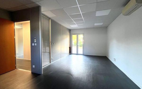 Maison à vendre    7 pièces •  Saint-Médard-en-Jalles