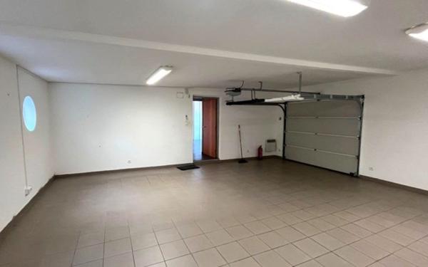 Maison à vendre    7 pièces •  Saint-Médard-en-Jalles