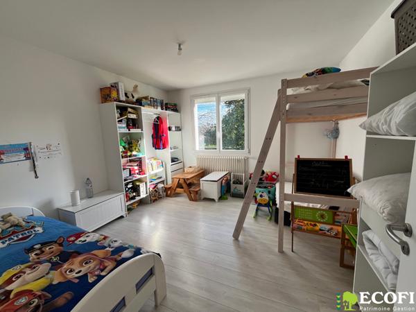 Jolie maison sur sous-sol