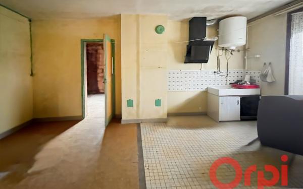 Maison à vendre    6 pièces •  Ainay-le-Château