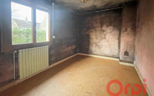 Maison à vendre    6 pièces •  Ainay-le-Château