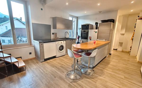 Appartement à vendre    4 pièces • 60,85 m2 Saint-Martin-d'Hères