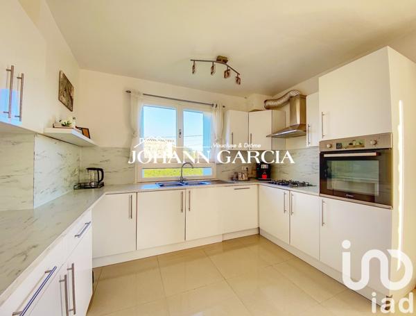 Maison 7 pièces de 157 m² à Valréas (84600)