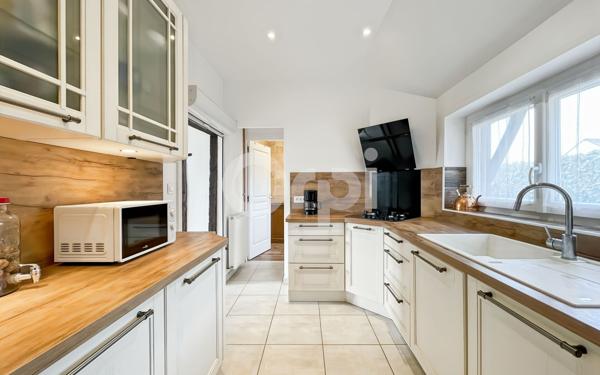 Maison à vendre    6 pièces • 180 m2 Le Chesne