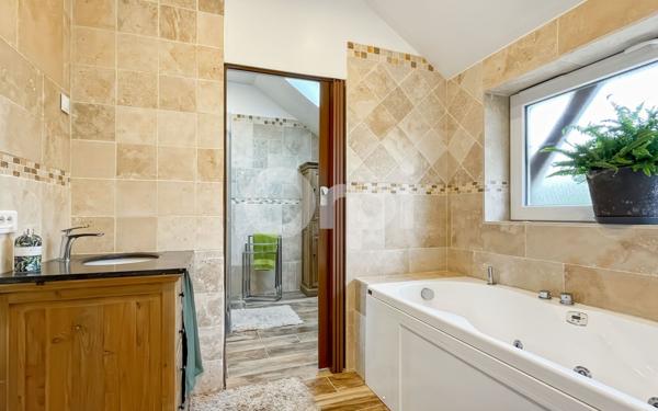 Maison à vendre    6 pièces • 180 m2 Le Chesne