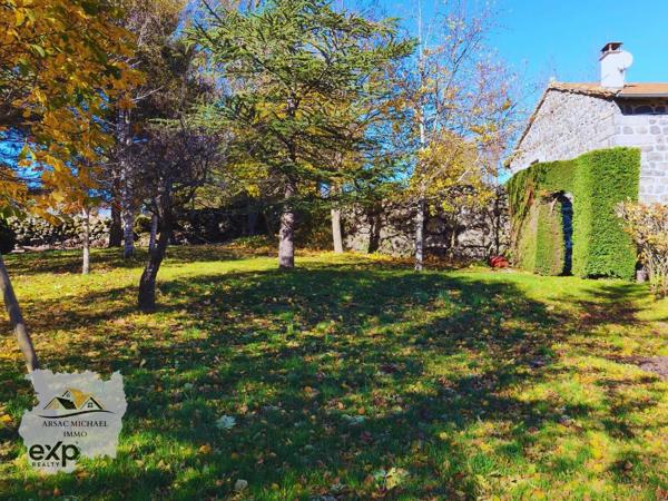 Maison en pierre au calme