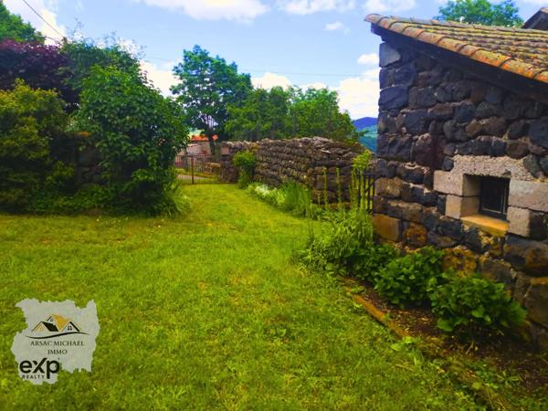 Maison en pierre au calme