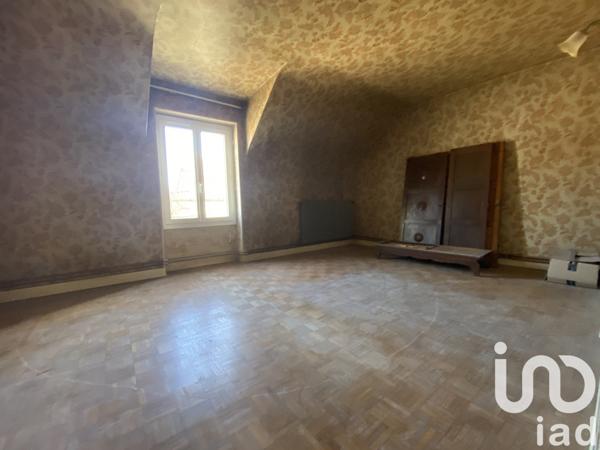 Maison 6 pièces de 143 m² à Savigny-le-Temple (77176)