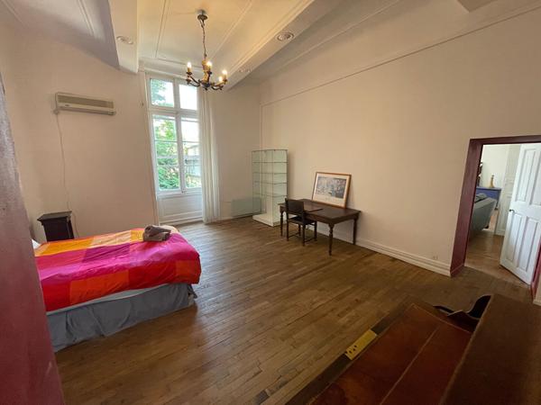 AVIGNON - A VENDRE GRAND APPARTEMENT ET 2 STUDIOS EN INTRA MUROS